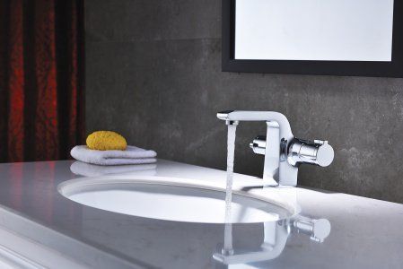 Смеситель для умывальника термостатический,  хром 